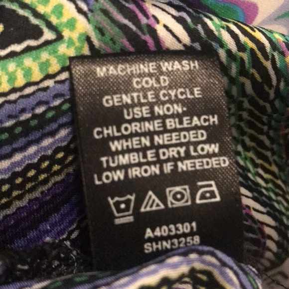 Vibrantly-Colored Angel-Winged Silky Blouse - Picture 4 of 7